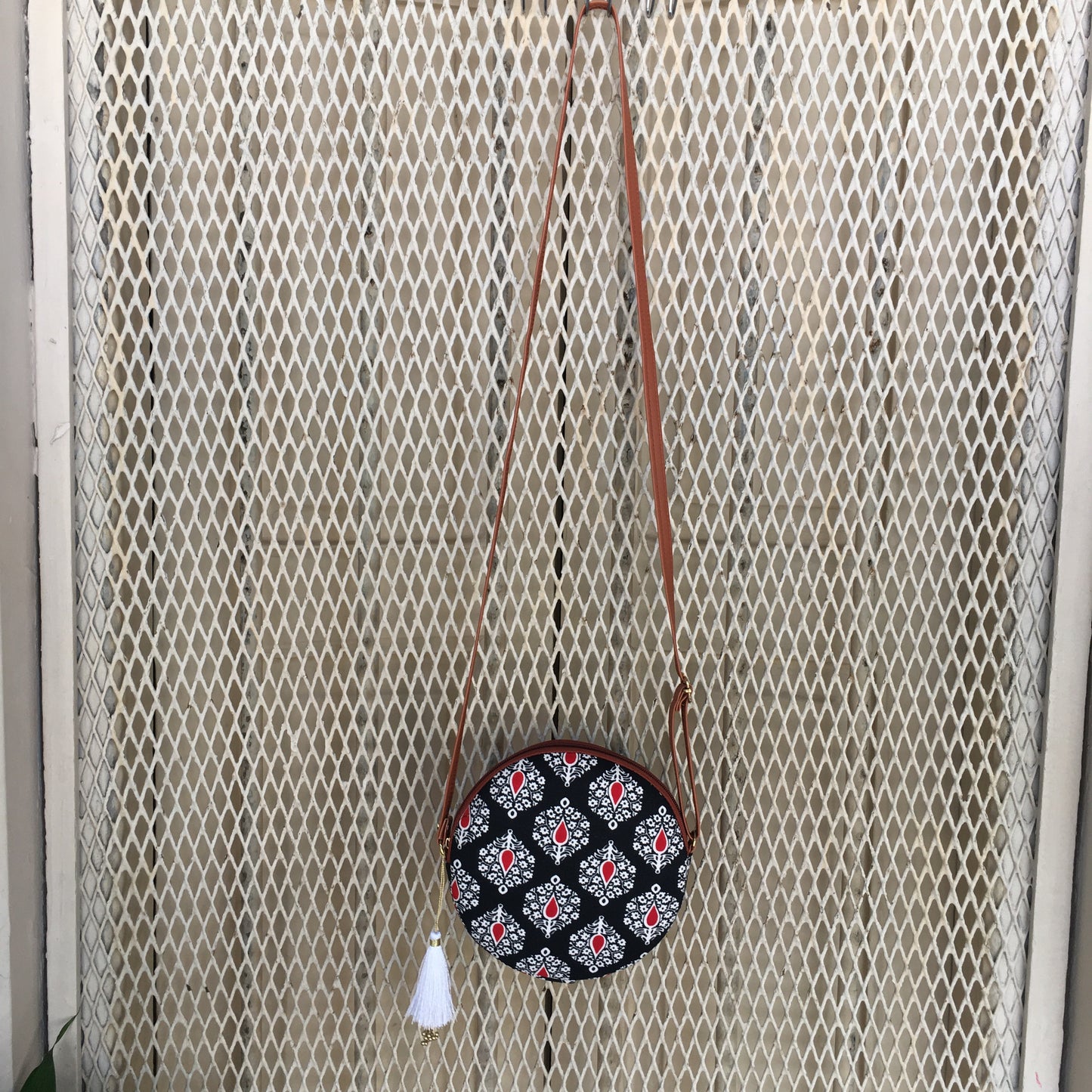 Black Flower - Round sling - small size