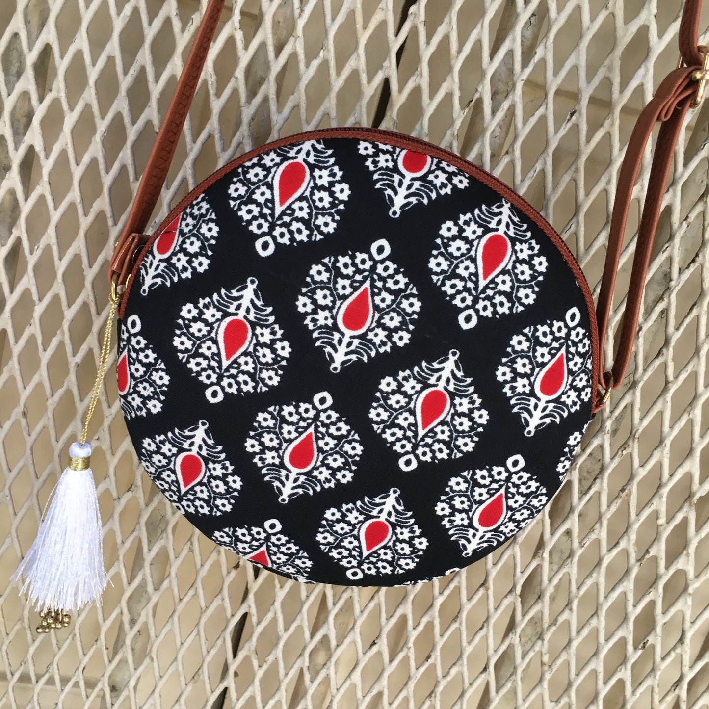 Black Flower - Round sling - small size