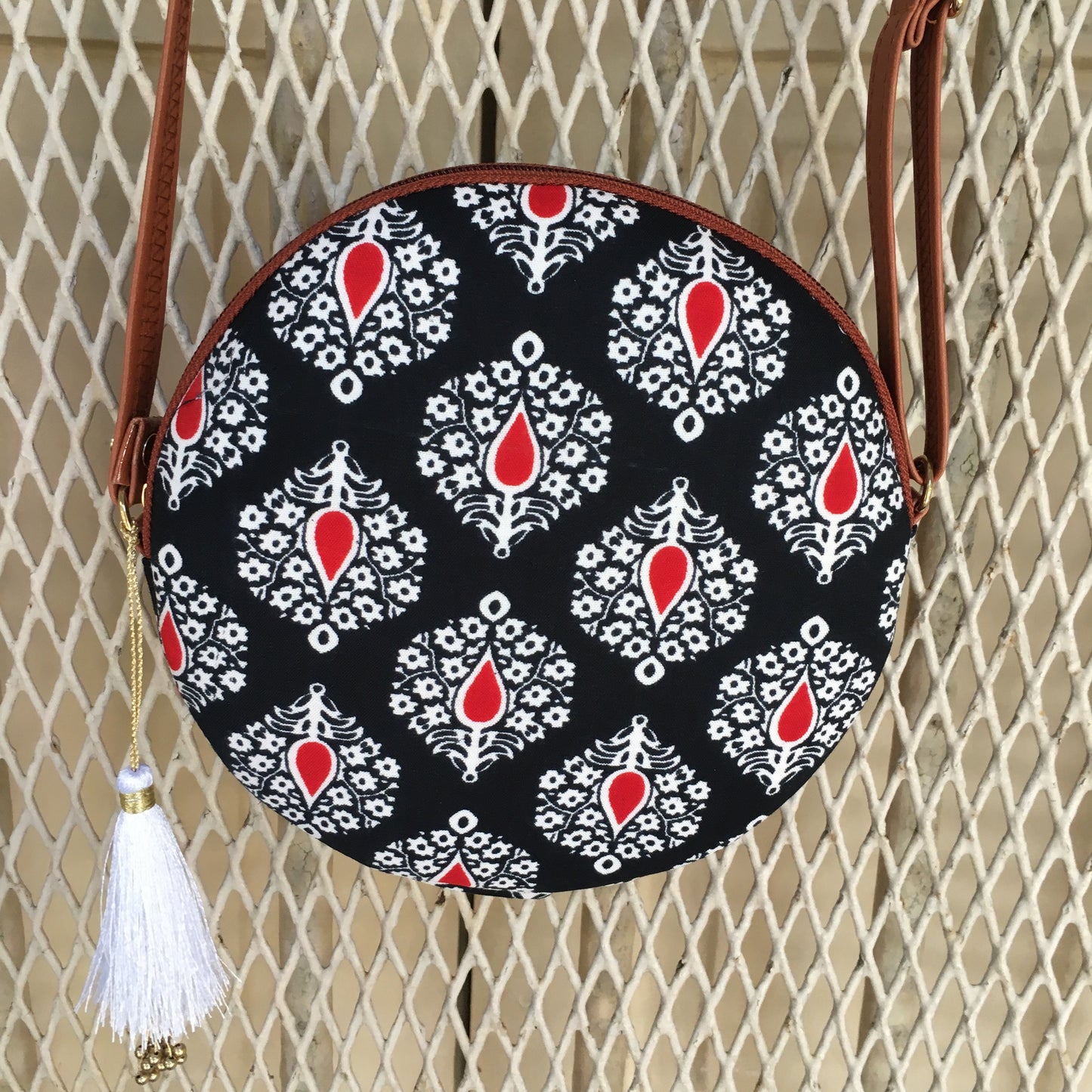 Black Flower - Round sling - small size