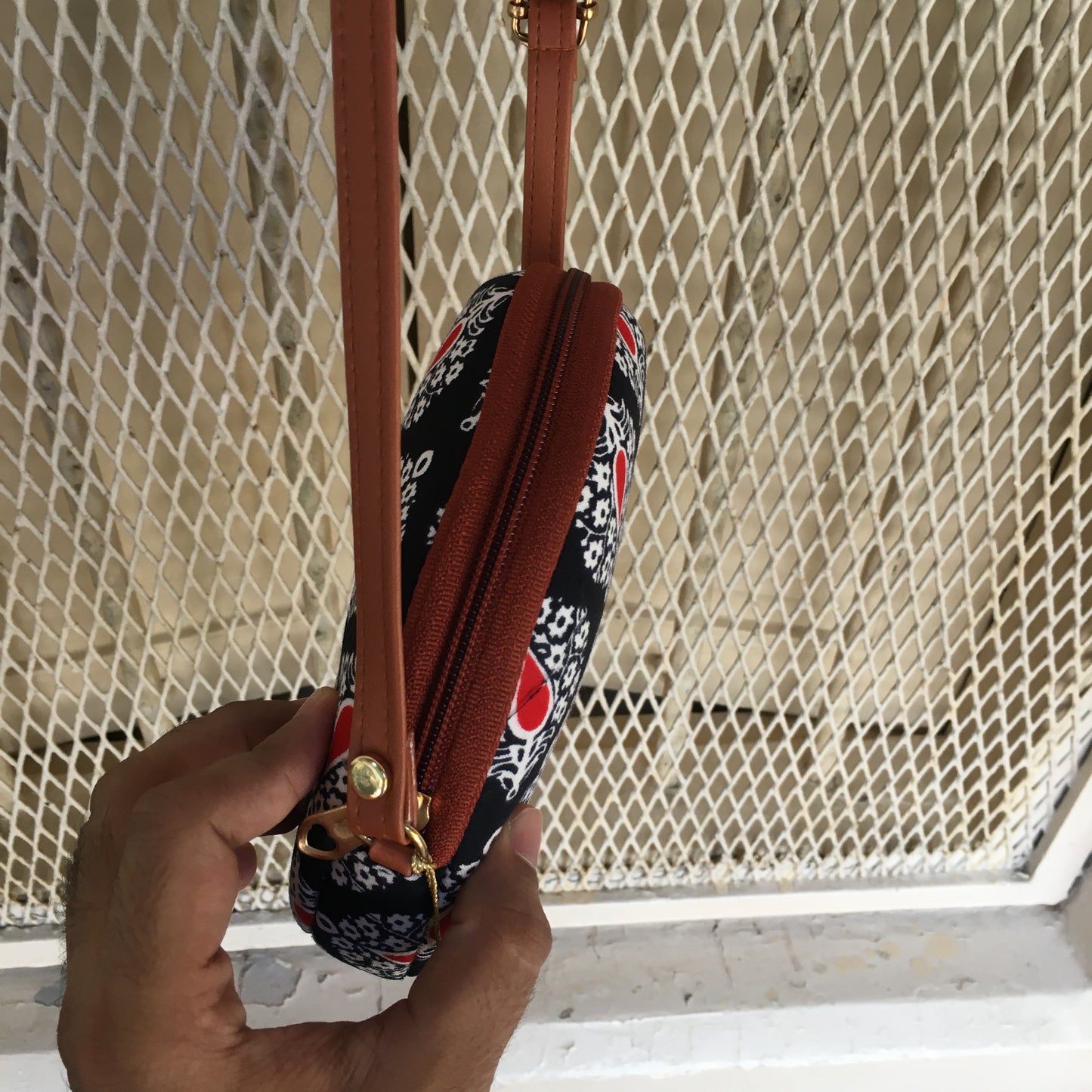 Black Flower - Round sling - small size