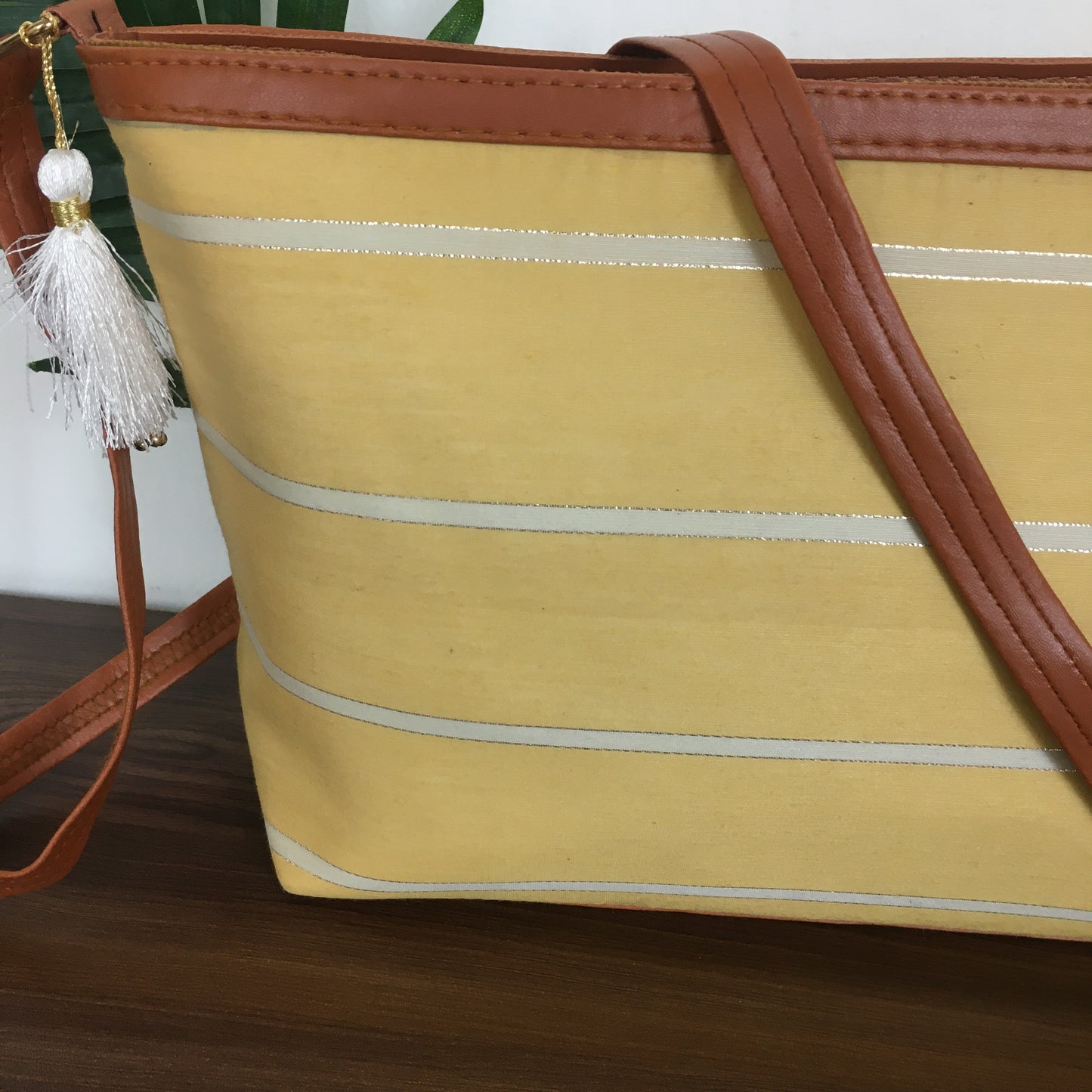 Minsk - 3 zip- Big size - Sling Bag - Yellow Lines