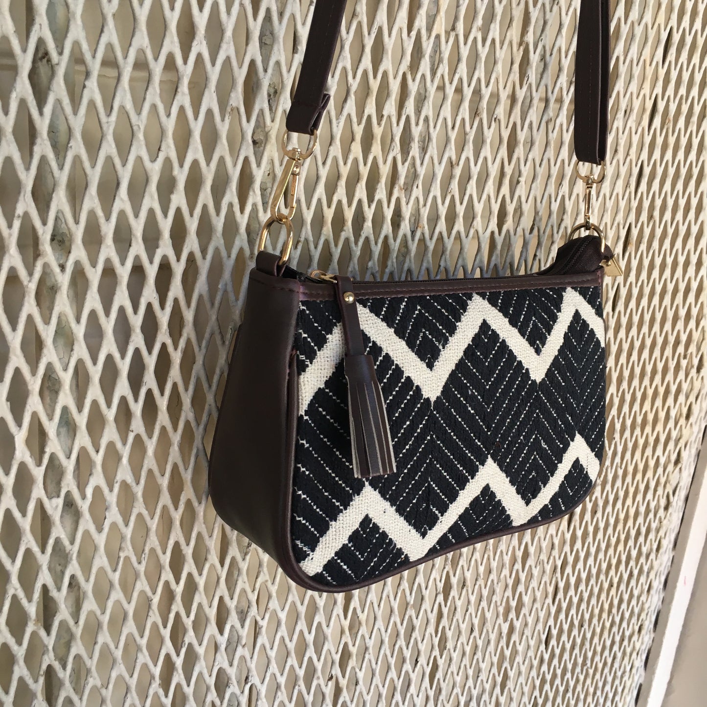AMARA - Shoulder Bag Cum Sling - New Black Zigzag