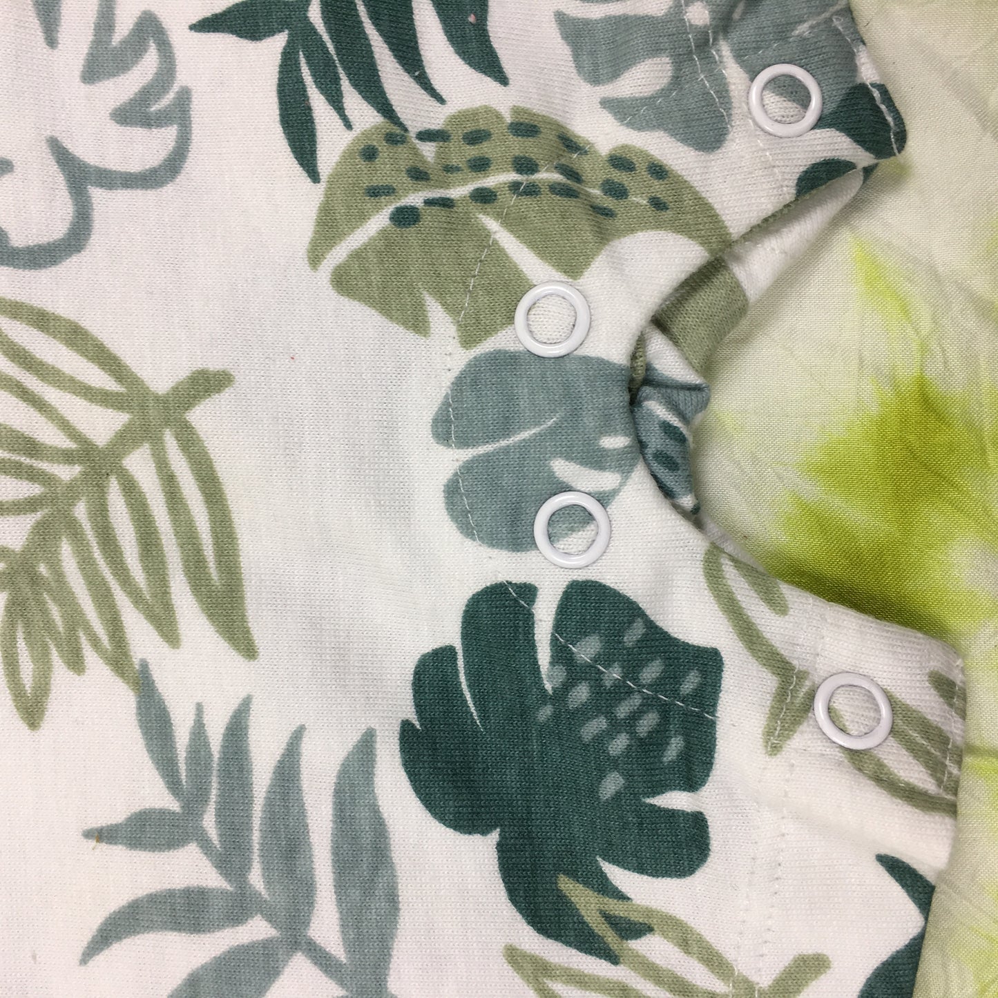 Organic Cotton Romper in Leaf Print - No - 3