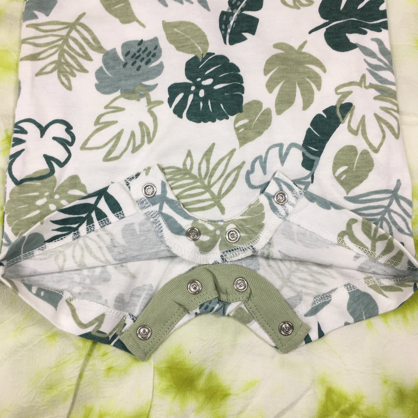 Organic Cotton Romper in Leaf Print - No - 3