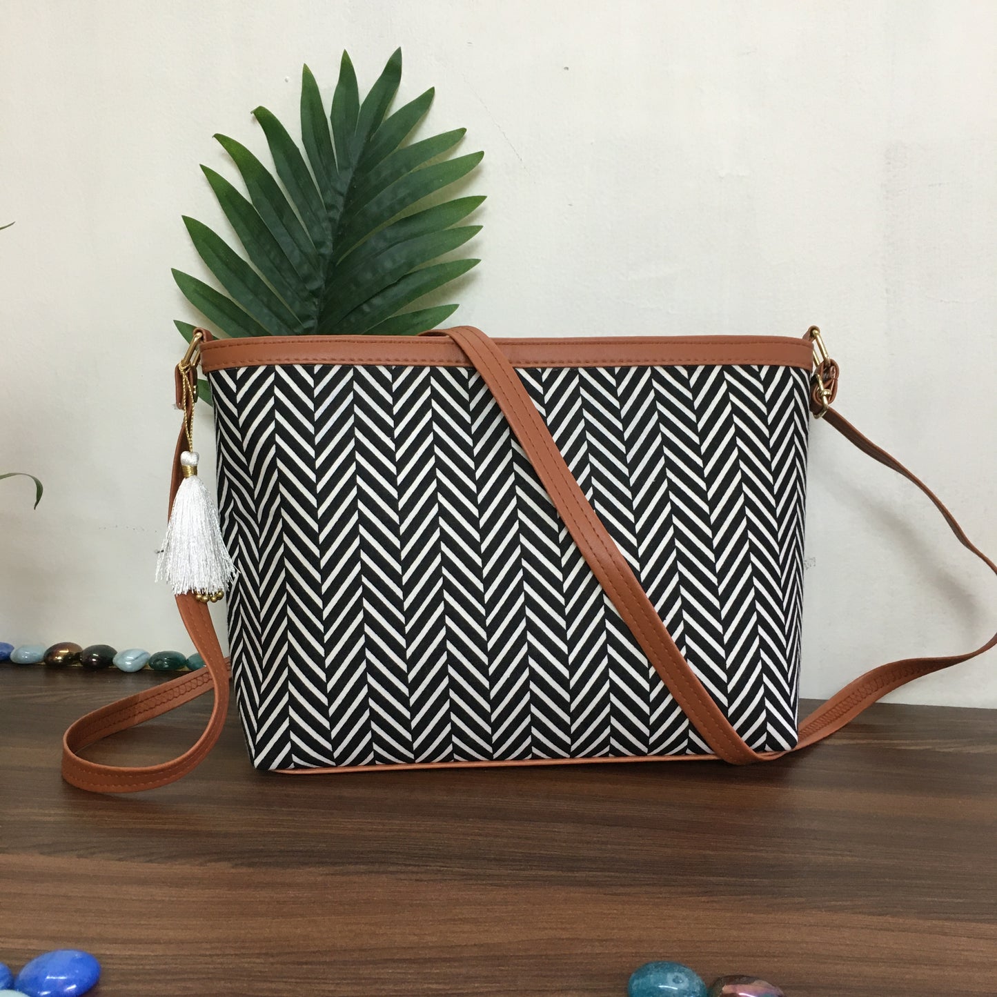 Minsk - 3 zip- Big size - Sling Bag - Black Criscros