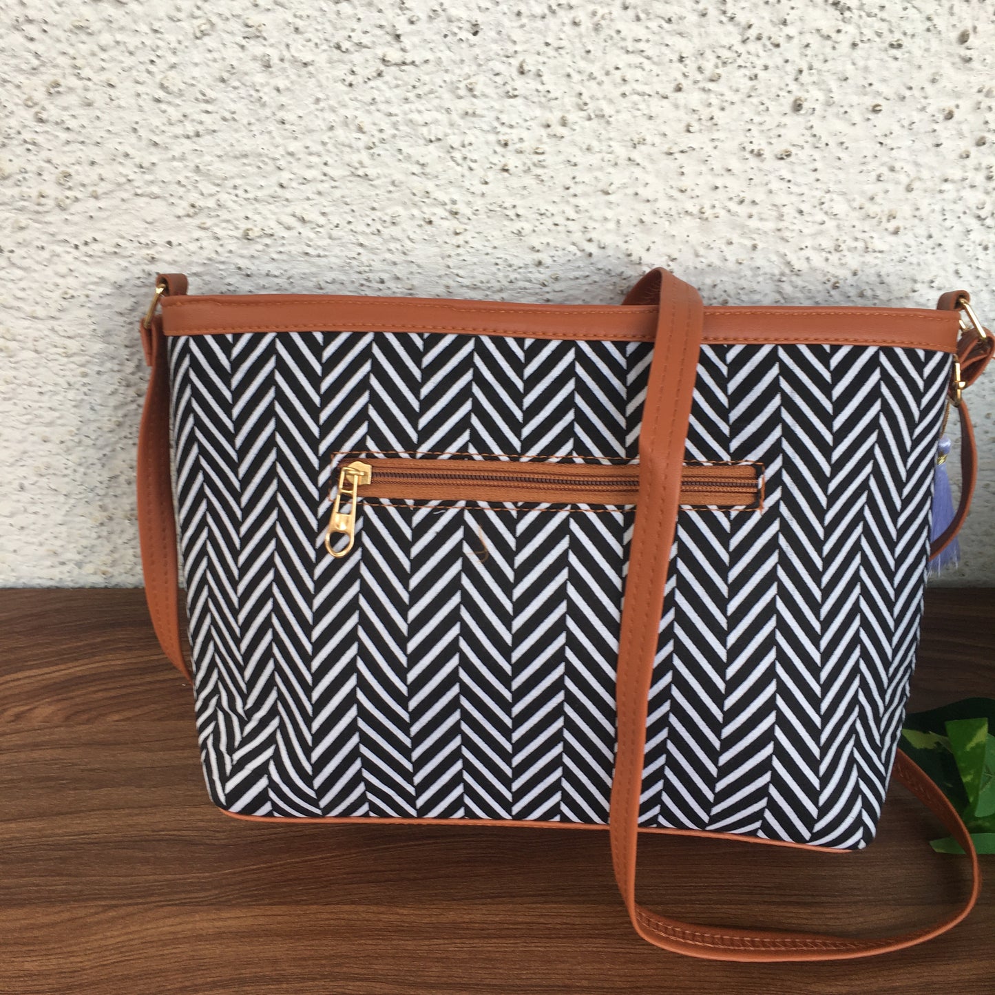 Minsk - 3 zip- Big size - Sling Bag - Black Criscros