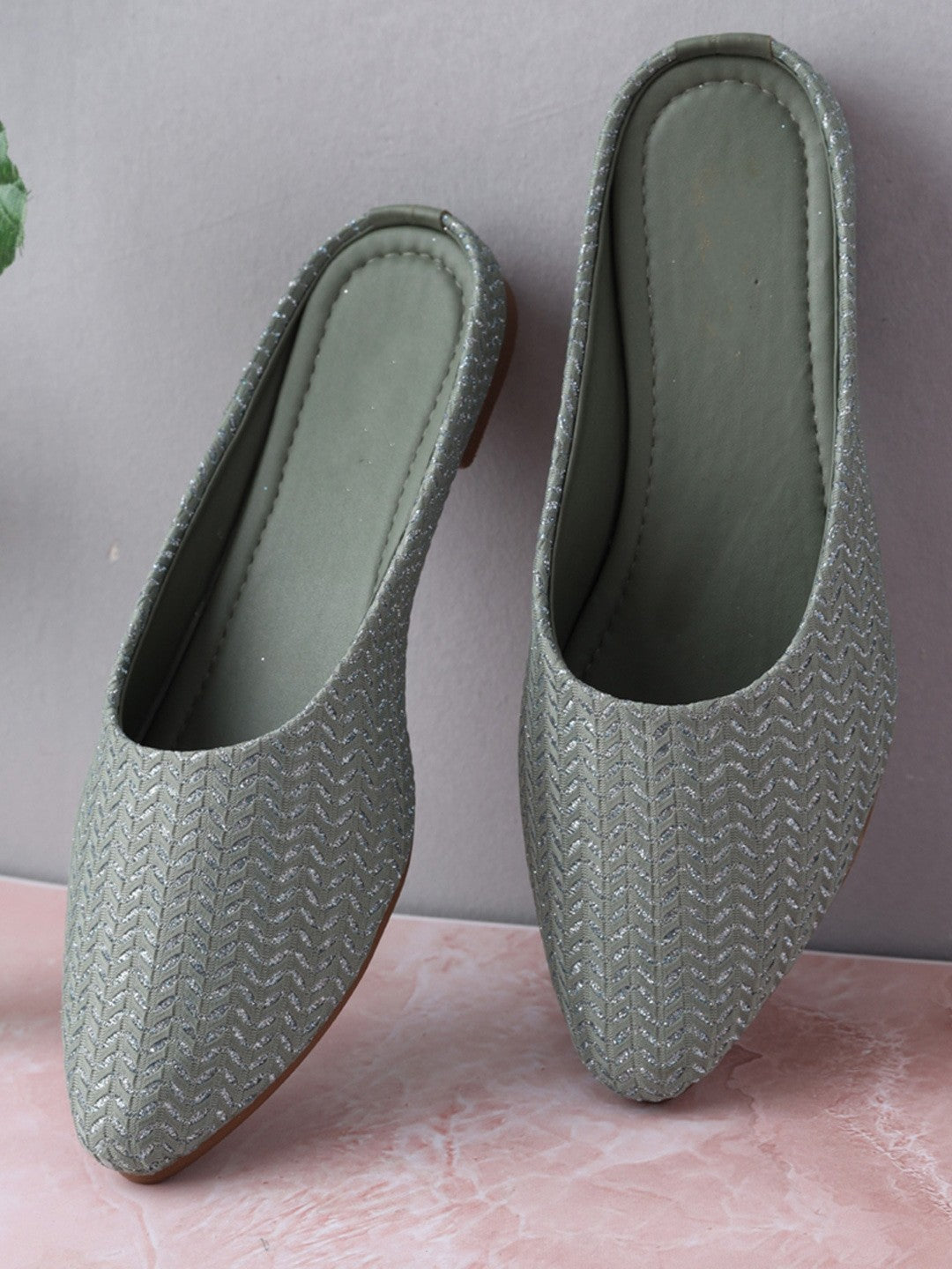 Women Grey Textured Leather Ethnic Flats