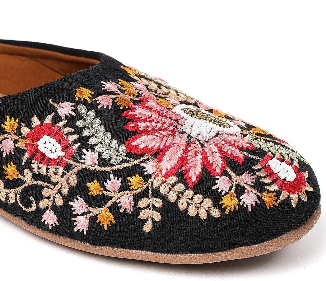 Women Black Embellished Ethnic Mojaris Flats