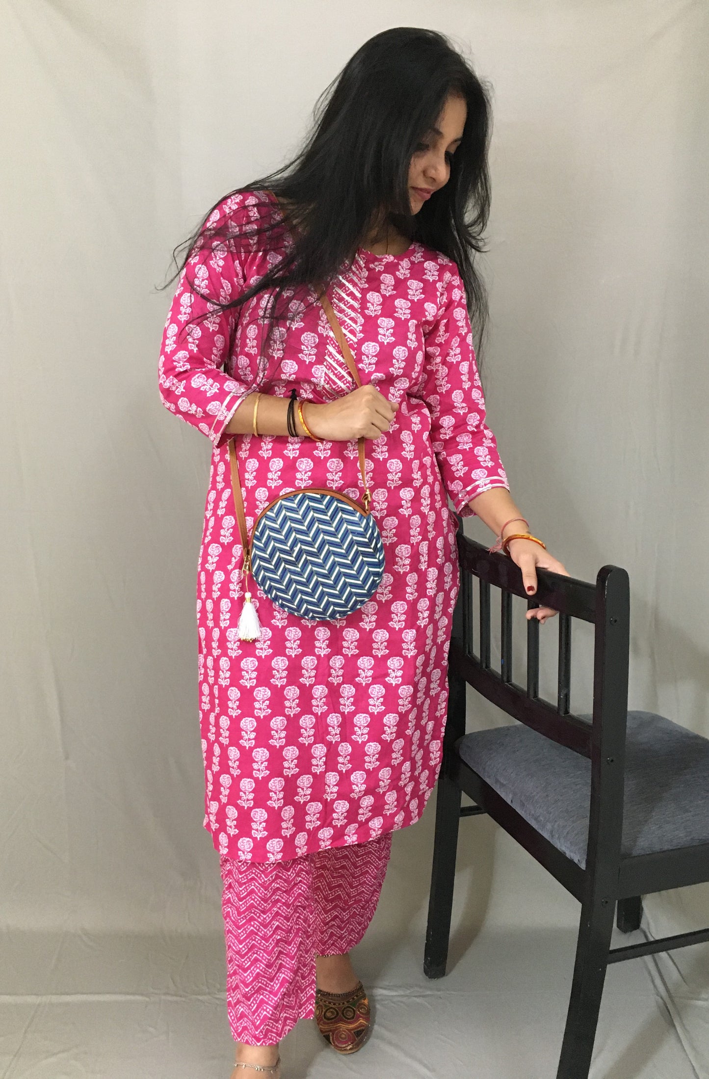 Sea Green Criss Cross Print Cute Round Sling - Small size