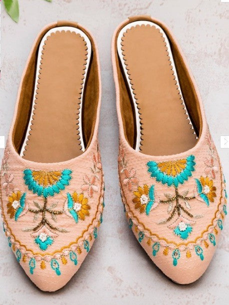 Women Peach-Coloured Printed Ballerinas / Jutti Flats
