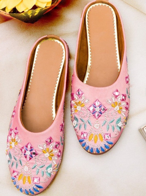 Women Pink Embroidered Ethnic Mules / Jutti Flats