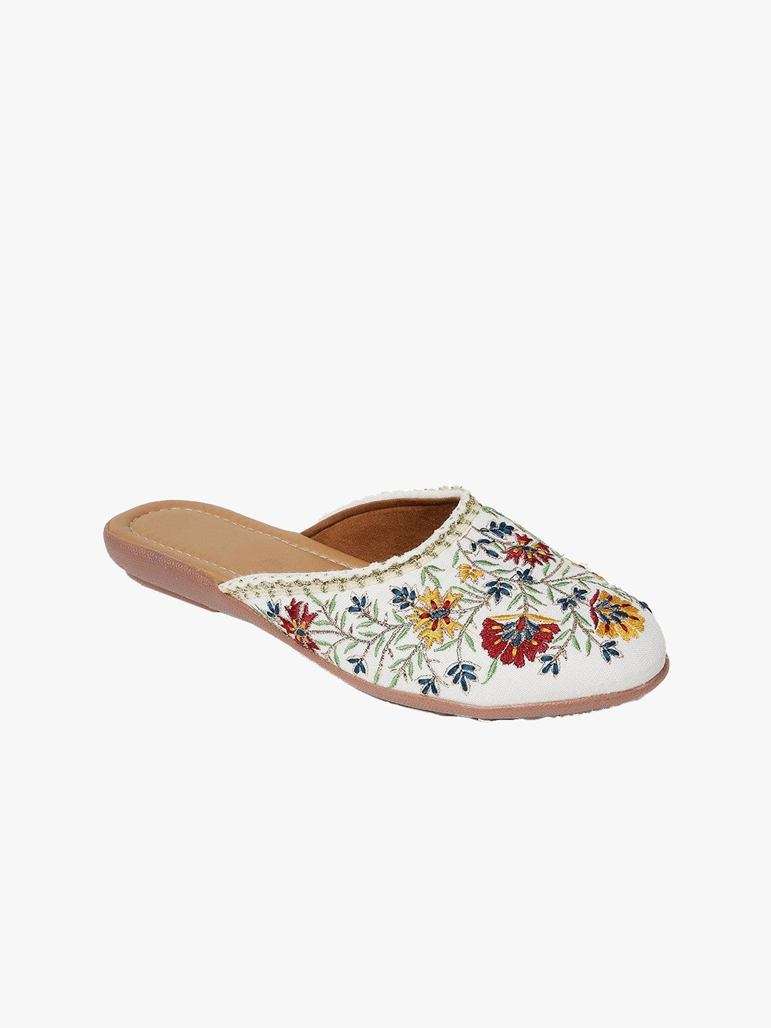 Women White Ethnic Flats