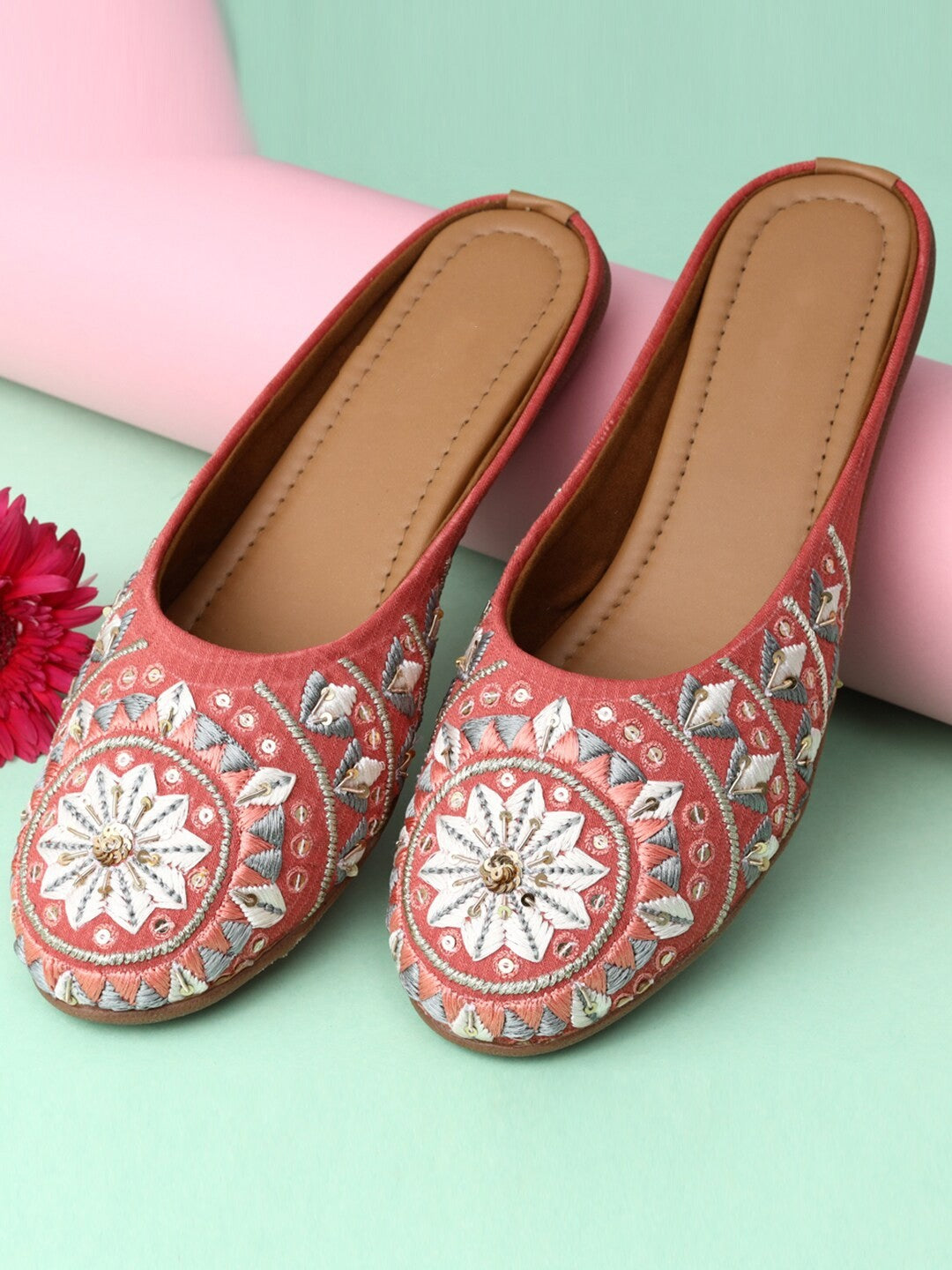 Women Peach & White Embroidered Ethnic Flats
