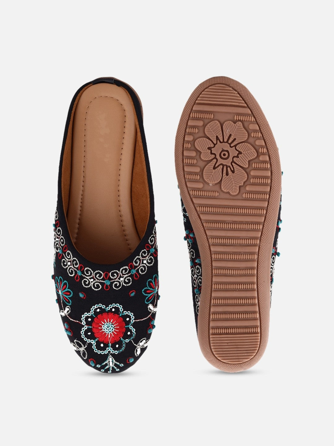 Women Black Embroidered Ethnic Mules / Jutti Flats