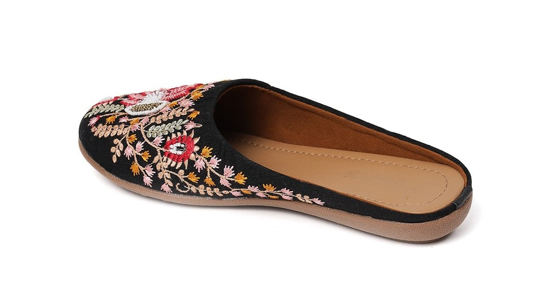 Women Black Embellished Ethnic Mojaris Flats