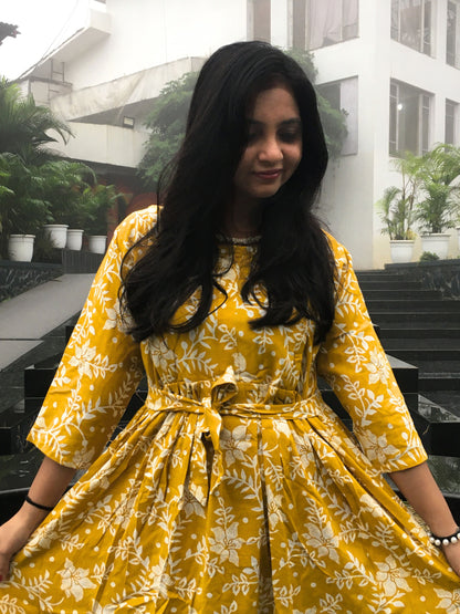 Yellow Daisy Flower - Maternity Kurti with Feeding Zips - Soft Rayon