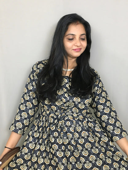 Sunflower - Black & Cream - Maternity Kurti with Feeding Zips - Cotton Flex - Thicker Fabric