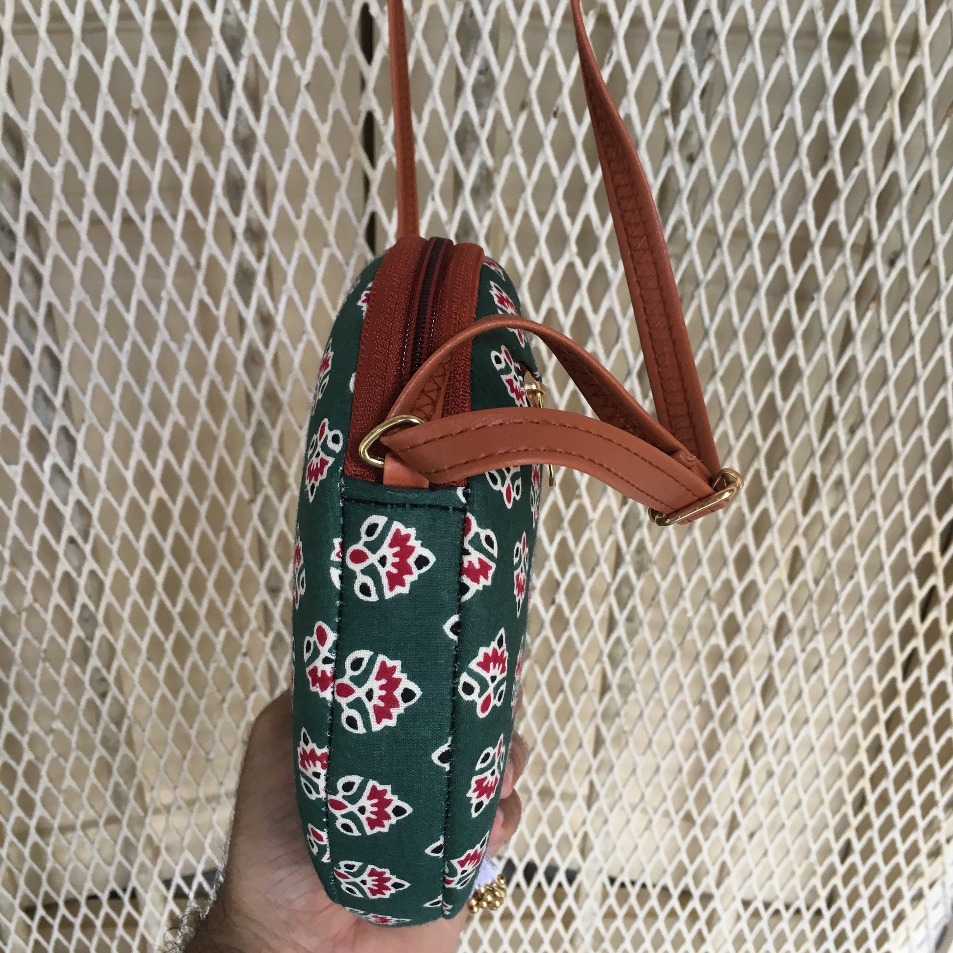 Green Red Flower - Round sling - small size