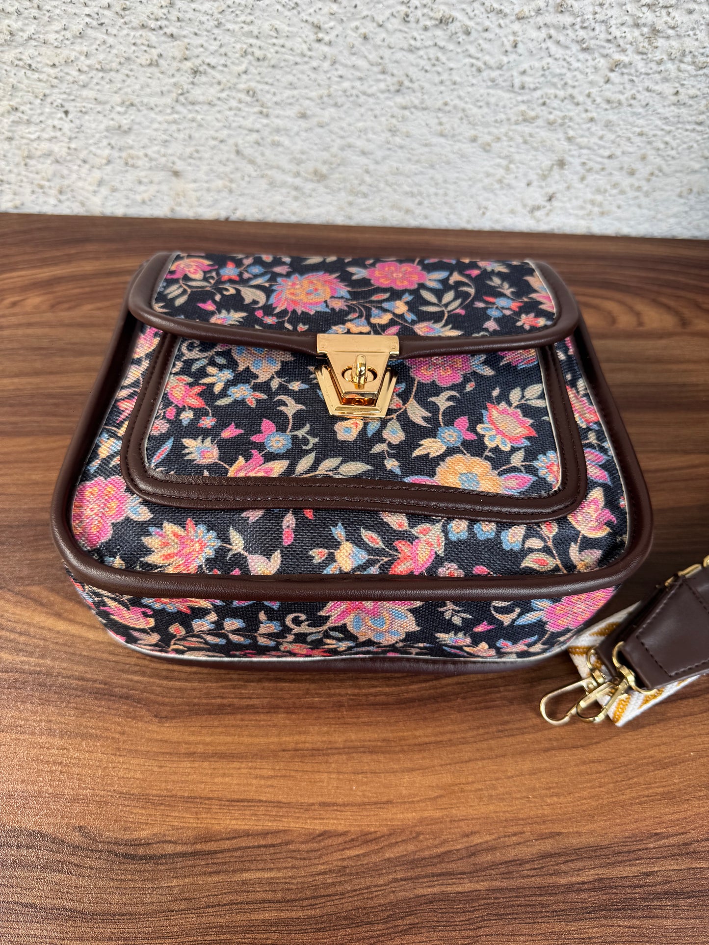 Feista - Black Garden - 4 Zips - pockets sling bag with Aztec Belt