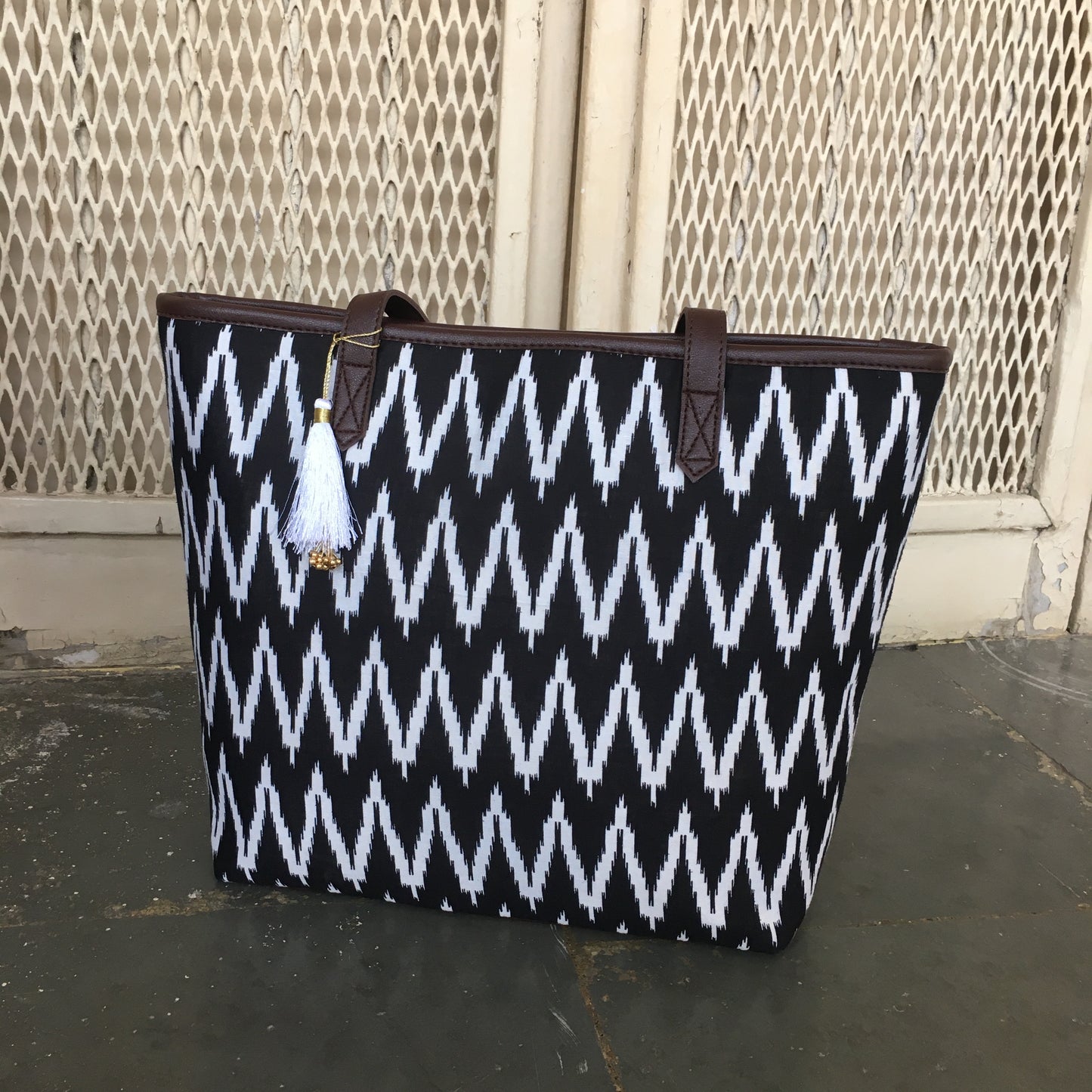 Black Zigzag - Printed Tote Bag