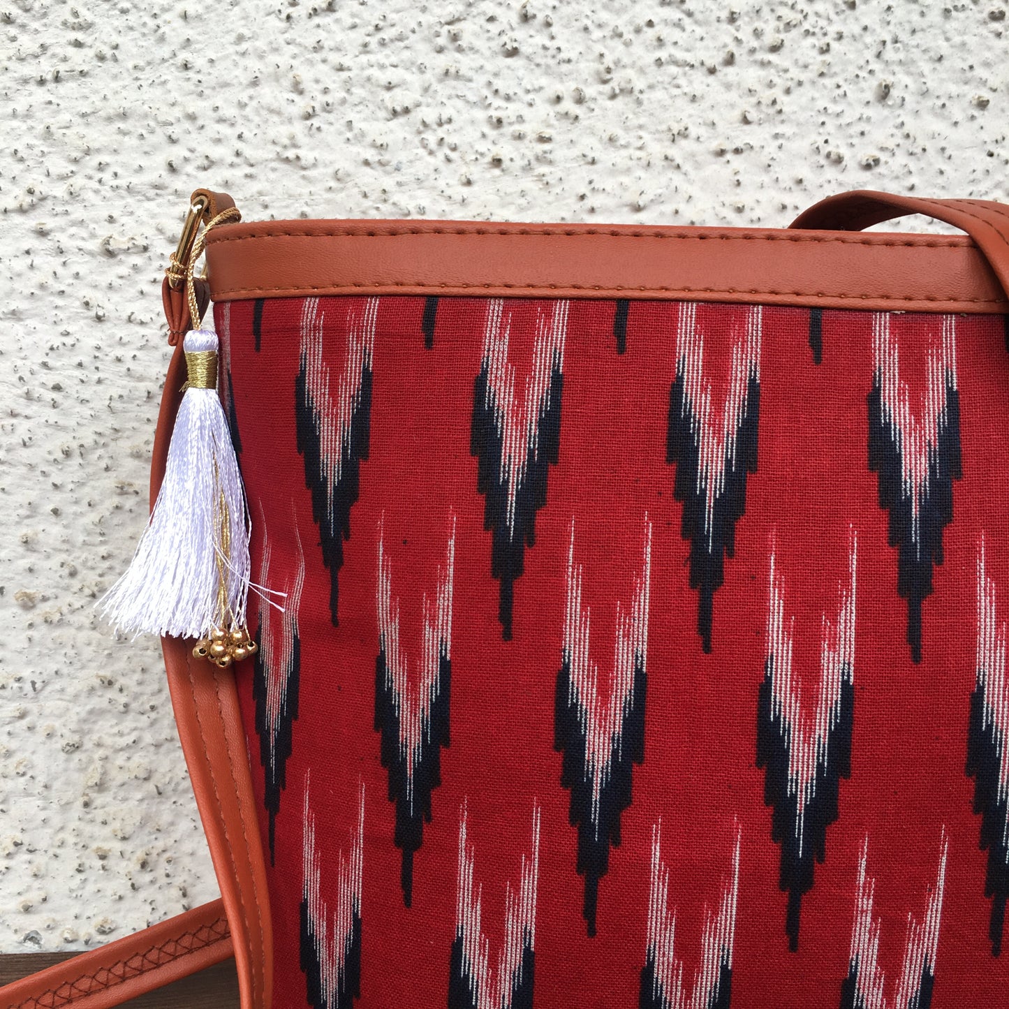 Minsk - 3 zip- Big size - Sling Bag - Red Arrow