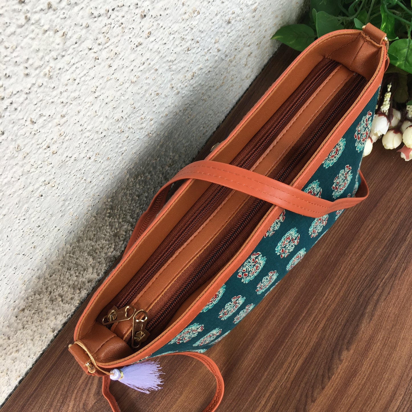 Minsk - 3 zip- Big size - Sling Bag - Daisy Green