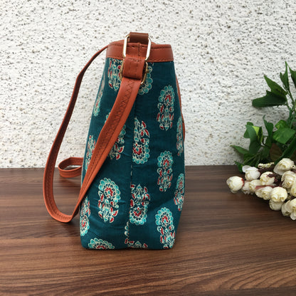 Minsk - 3 zip- Big size - Sling Bag - Daisy Green