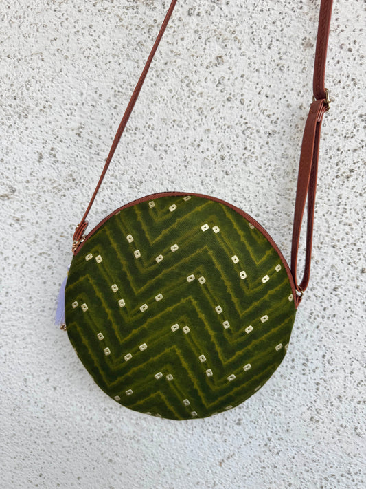Green Bandhani Zigzag - Cute Round Sling bag