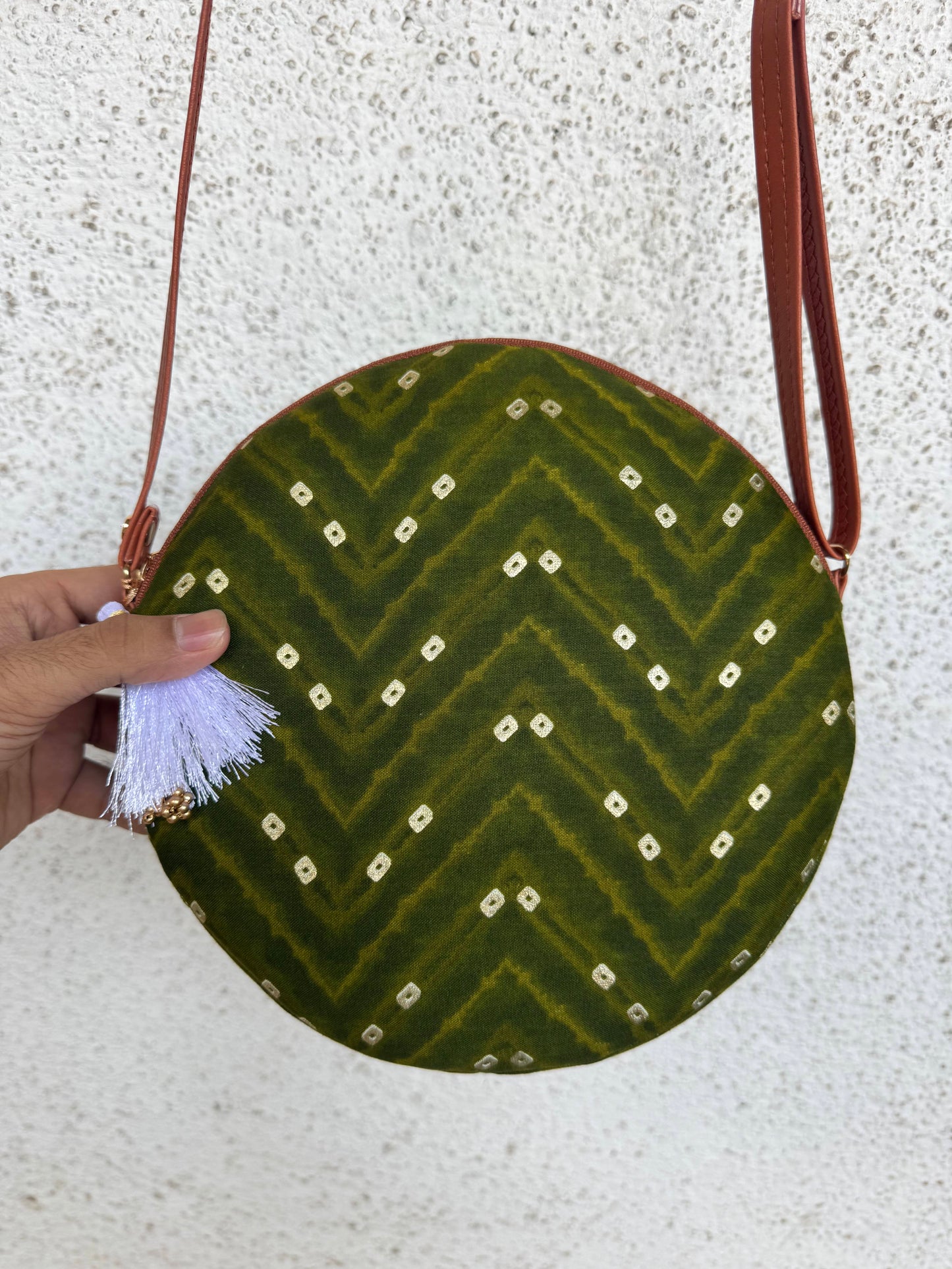 Green Bandhani Zigzag - Cute Round Sling bag