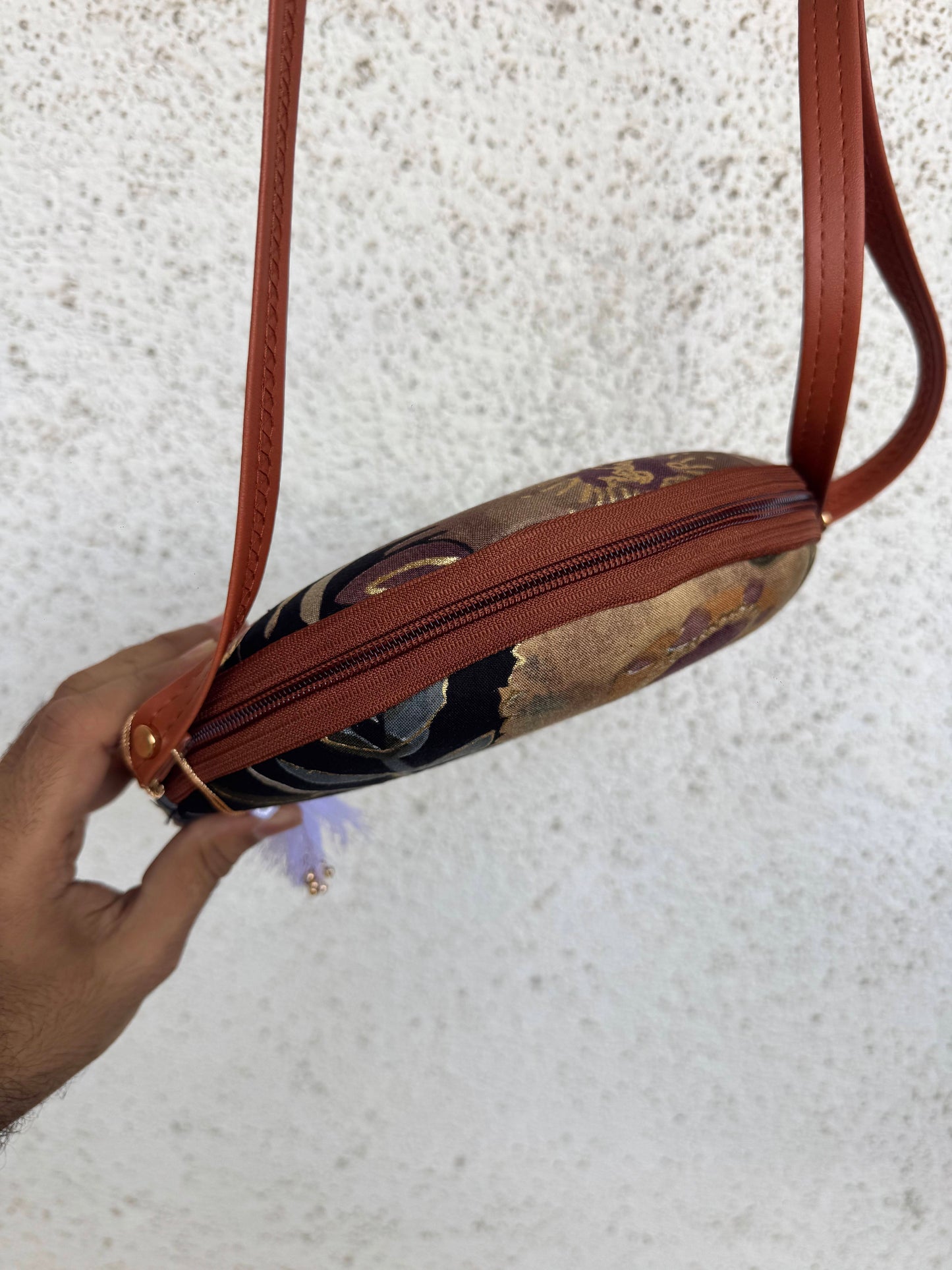 Black Grey Flower - Cute Round Sling bag