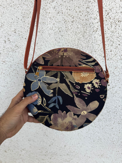 Black Grey Flower - Cute Round Sling bag