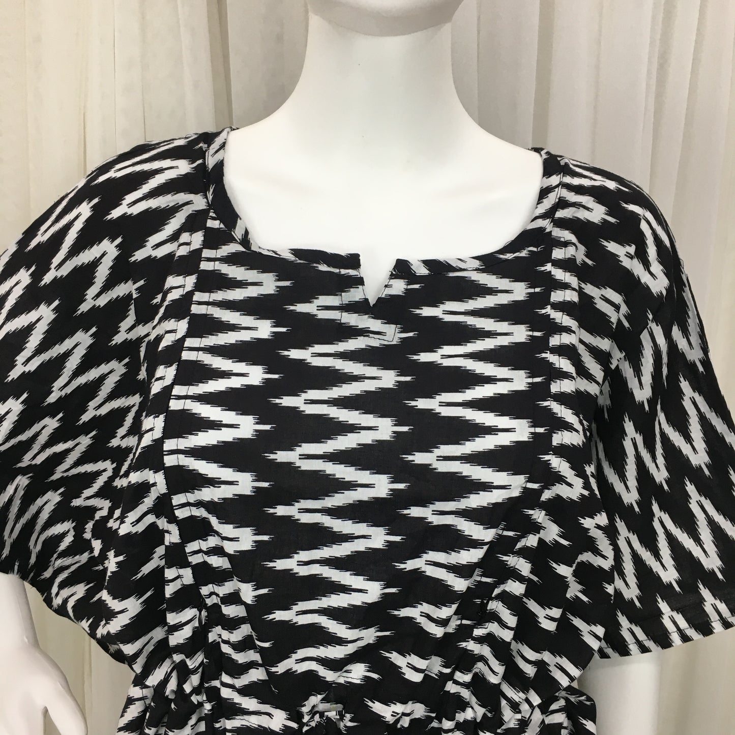 Kaftan Black ZigZag - Maternity - Feeding Zips -  Free Size - Cotton Cambric