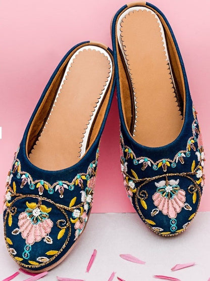 Women Teal Embroidered Ethnic Mules / Jutti Flats
