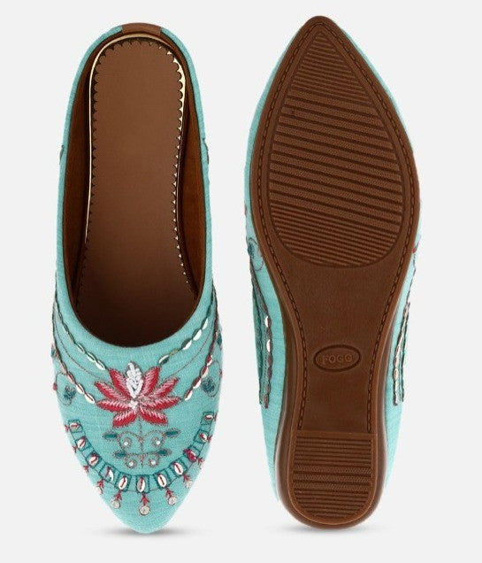 Women Blue Embroidered Ethnic Mules / Jutti Flats