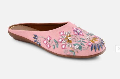 Women Pink Embroidered Ethnic Mules  / Jutti Flats